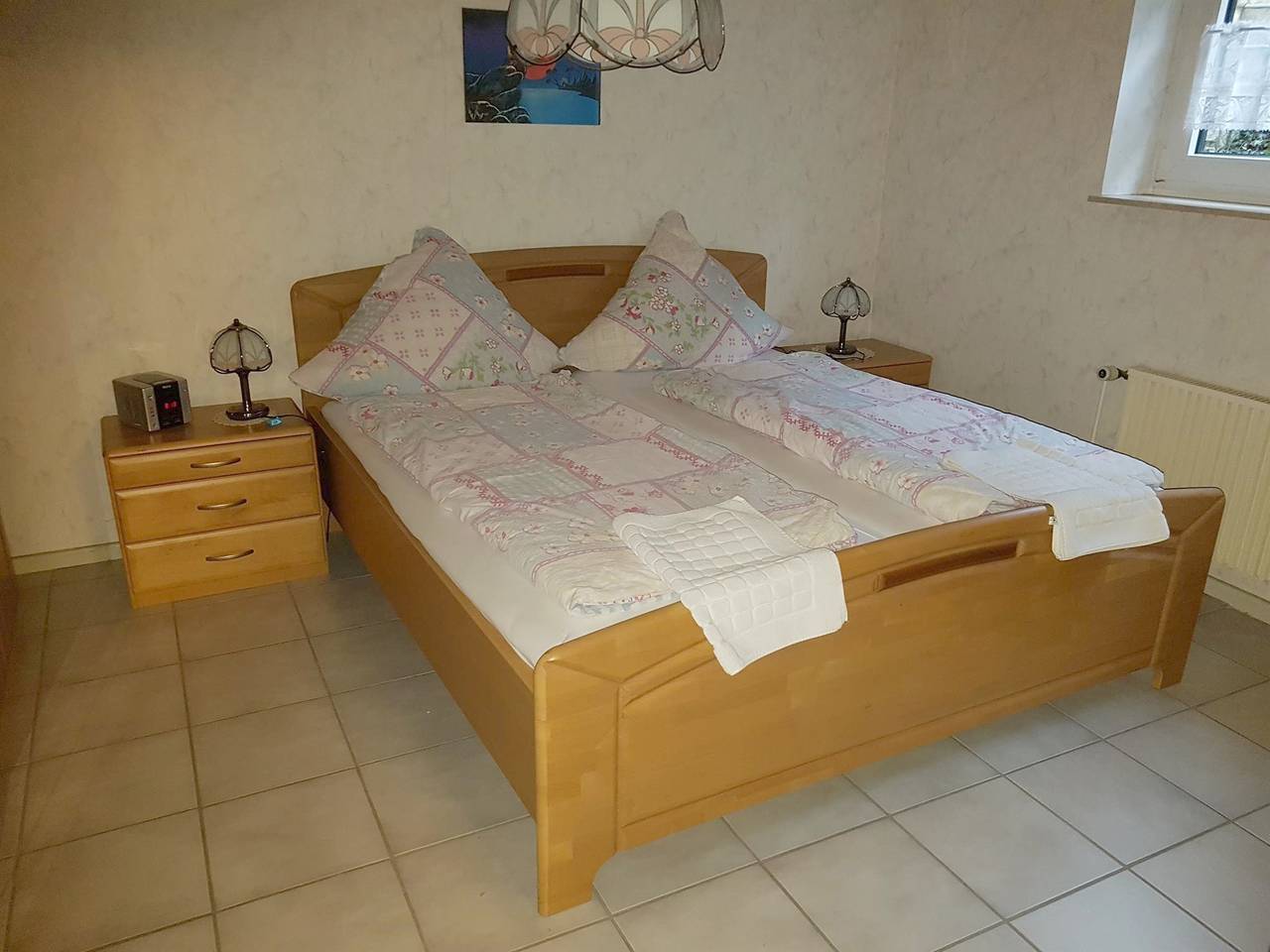Ganze Ferienwohnung, Appartement/Fewo, Dusche oder Bad, Wc, 1 Schlafräu in Neustadt an der Weinstraße, Pfälzer Rheinebene