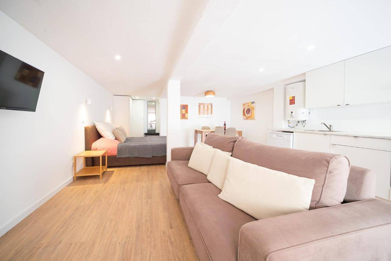 Apartamento inteiro, Charming Stays near Alvor Bay - Damashome in Mexilhoeira Grande, Distrito de Faro