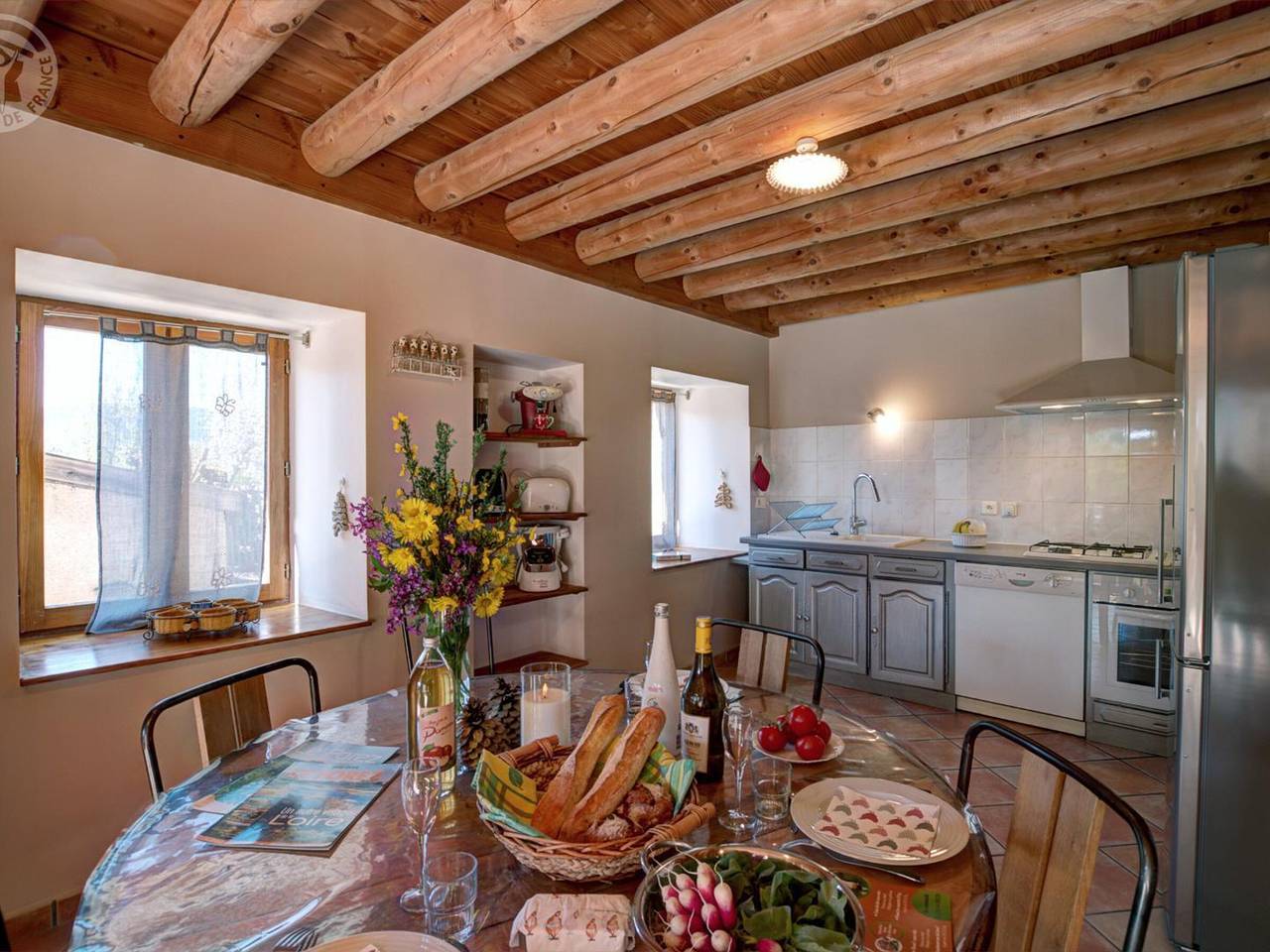 Gîte authentique avec animaux acceptés - 8 pers. in Saint-Julien-la-Vêtre, Montbrison