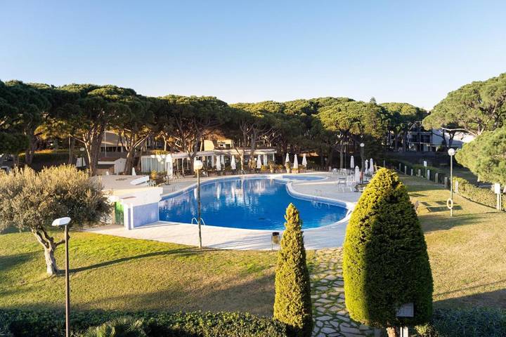 Location de vacances pour 4 personnes, avec Jardin ainsi que Piscine et Vue à Gavà