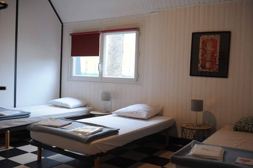 Hébergements le Camp d'Auneau - Le Clos du Camp in Aunay-sous-Auneau, Région de Chartres
