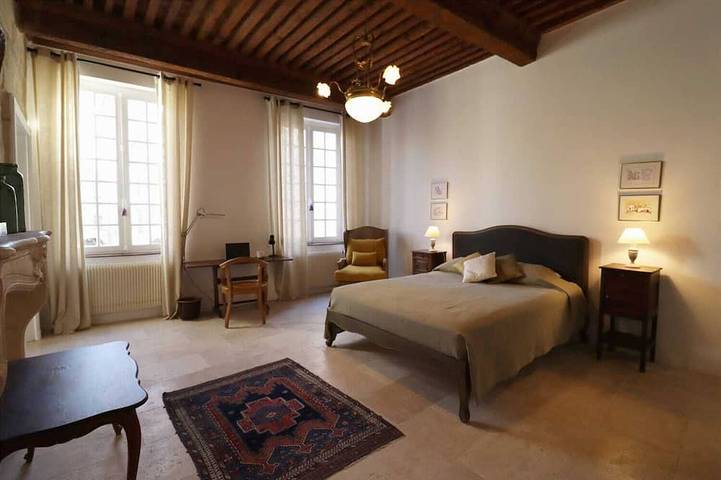 Gîte pour 4 personnes, avec terrasse dans Place aux Herbes - 4