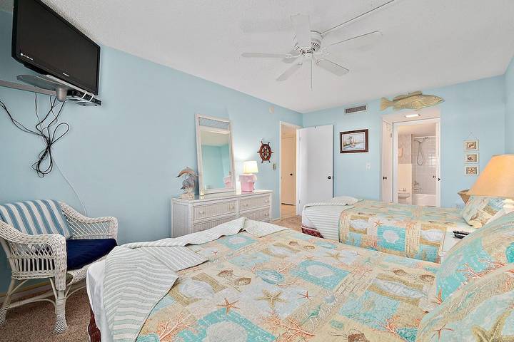 Vacation rental for 6 people, with yard and pool as well as terrace and hot tub, with pets in Flagler Beach
