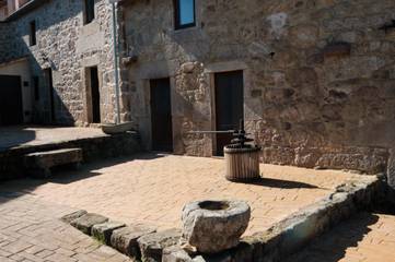 Gîte pour 4 personnes, avec terrasse à Brión