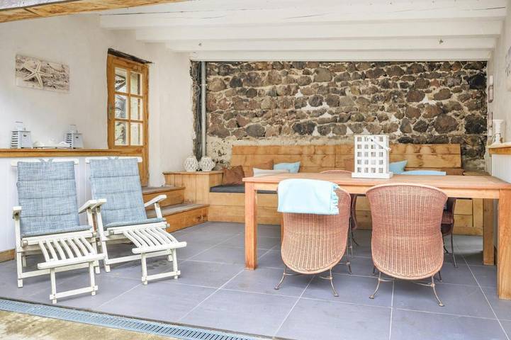 Location de vacances pour 2 personnes, avec jardin et terrasse dans Office De Tourisme De Murolo - 2