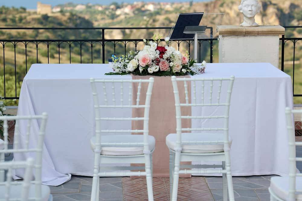 Armani Estates The Castle in Altavilla Milicia, Palermo Province