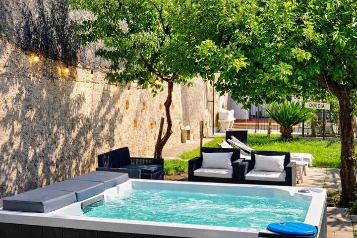Location de vacances pour 5 personnes, avec jardin ainsi que piscine et jacuzzi à Minori - 3