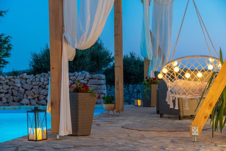 Dom dla 12 osób, z basen i balkon/ taras w Pag