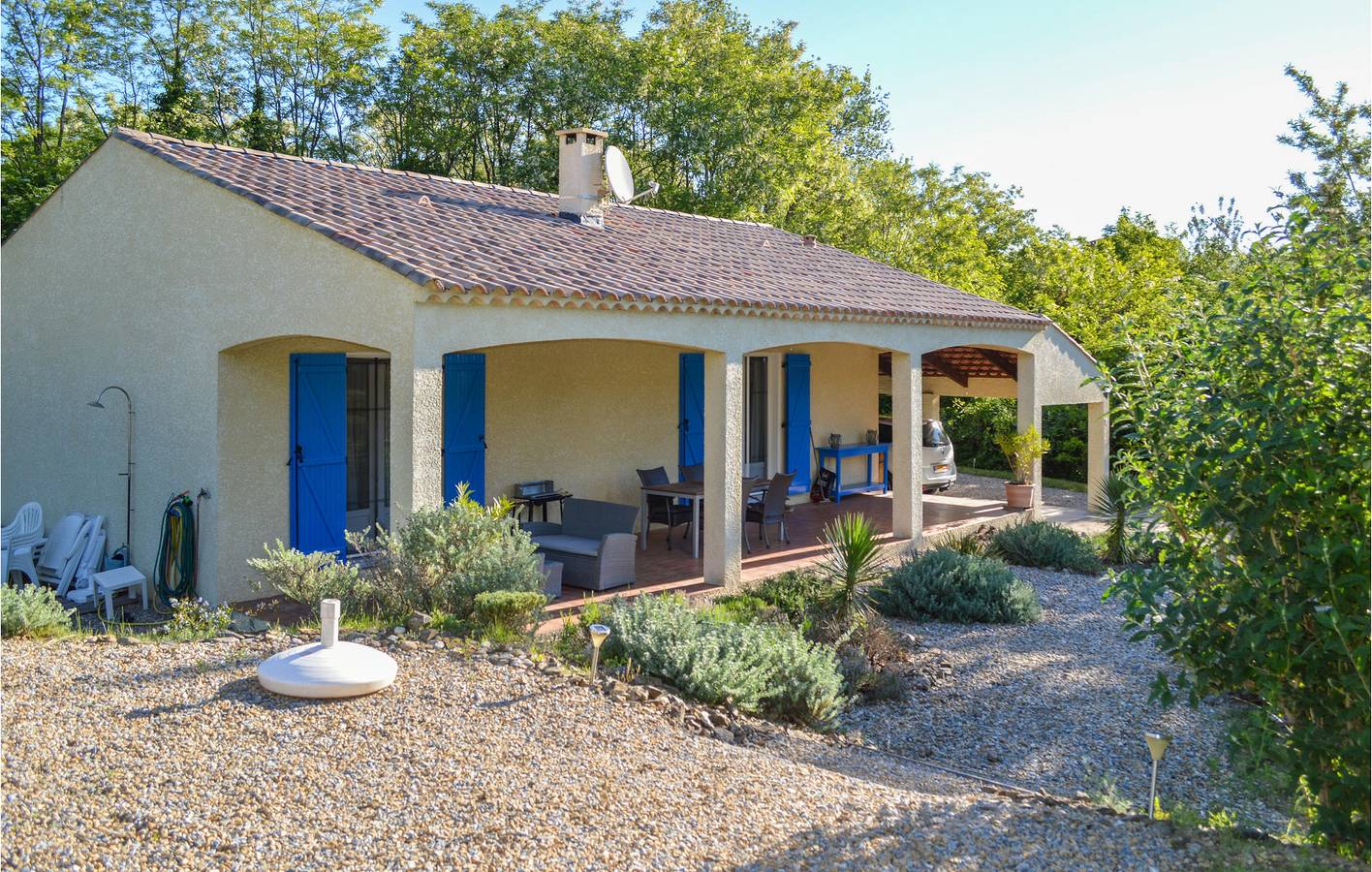 Riverside Retreat : Appartement avec parking, TV, piscine et jardin in Le Poujol-sur-Orb, Région de Béziers