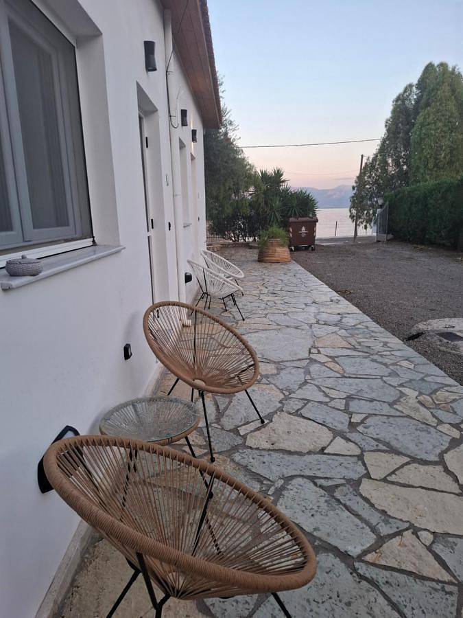 Apartamento para 2 personas, con vistas y jardín, Se admiten mascotas en Delfos