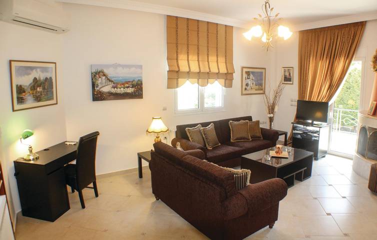 Accogliente appartamento con terrazza e WiFi vicino alla costa di Nea Makri in Nea Makri, East coast of the Attika region