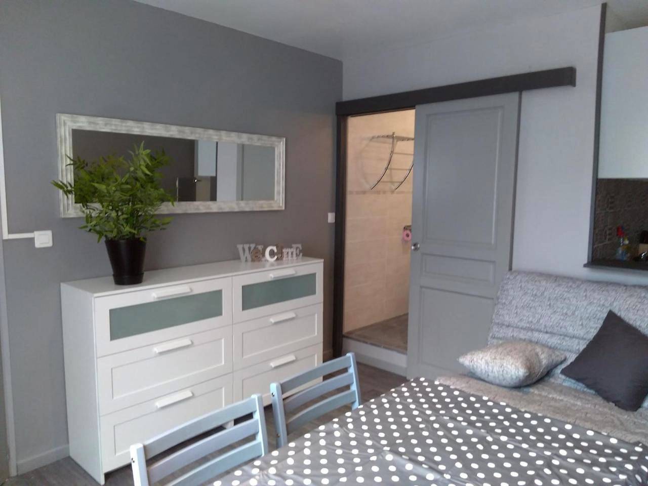 Appartement entier, Les Studios proche du Mont Ventoux in Mazan, Parc naturel régional du Mont-Ventoux