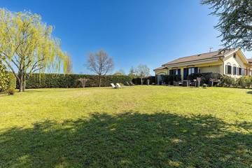 Ferienhaus für 8 Personen, mit Balkon und Pool sowie Garten in Rimini