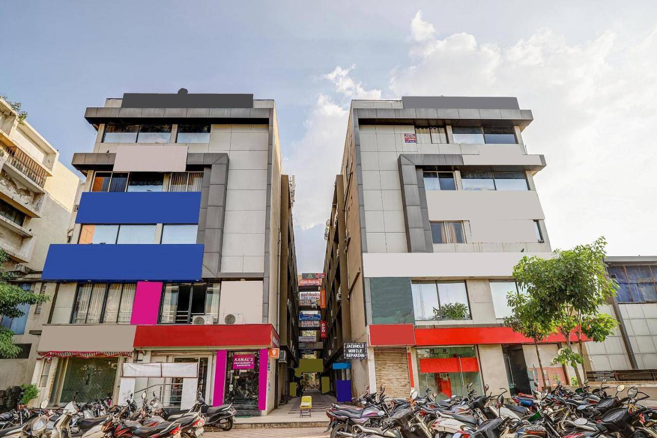 Capital O Maple View in Ahmadabad, Gujarat