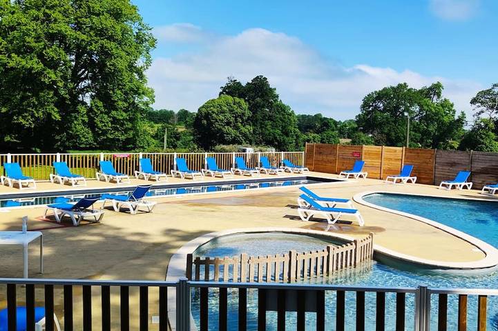 Ferienwohnung für 6 Personen, mit Sauna und Pool sowie Balkon