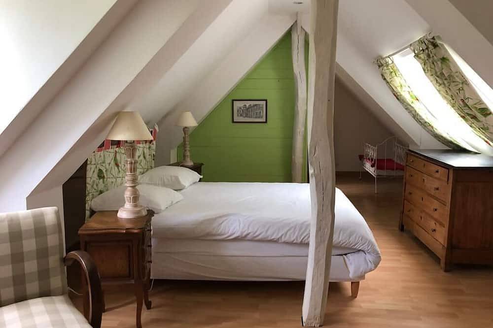 Gite \"le Clos aux Cerises\" - Manoir de Beaumont in Eu, Dieppe region