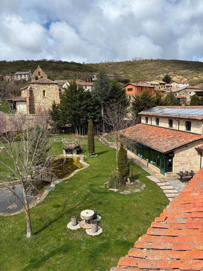Casa rural para 2 personas, con jardín además de jacuzzi y terraza en La Pernía - 4