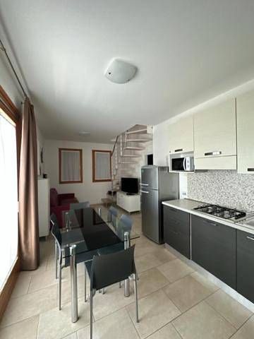 Ferienhaus für 4 Personen, mit Terrasse und Garten sowie Kinderpool und Pool in Porto Santa Margherita - 2