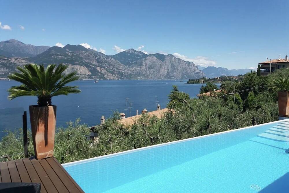Entire apartment, 1 bedroom apartment in malcesine in Cassone di Malcesine, Malcesine