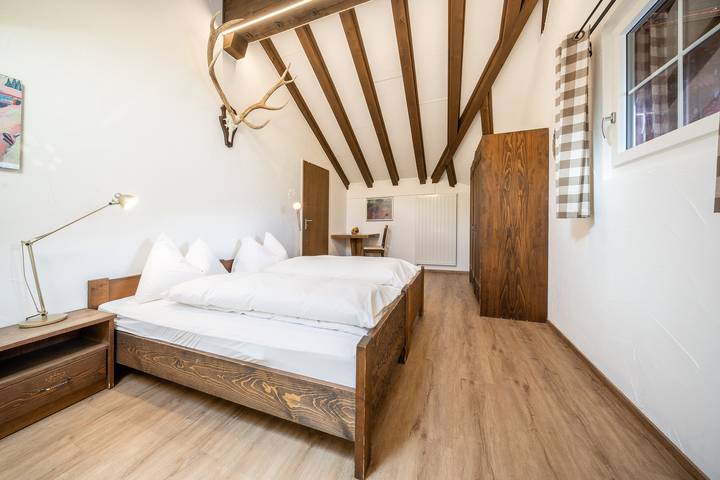 Ganze Wohnung, 2404 Grosszügige Maisonette Wohnung und Balkon mit atemberaubendem Talblick in Vulpera, Tarasp