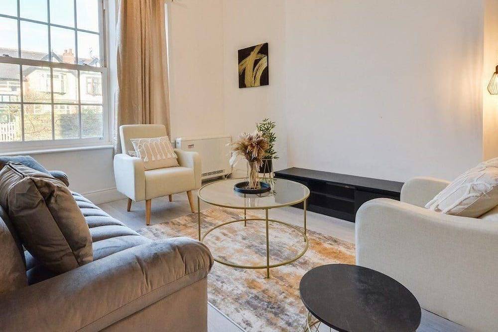 Entire apartment, Wigan - Apartment - Sleeps 3 - Parking - Stadium in Wigan, Greater Manchester