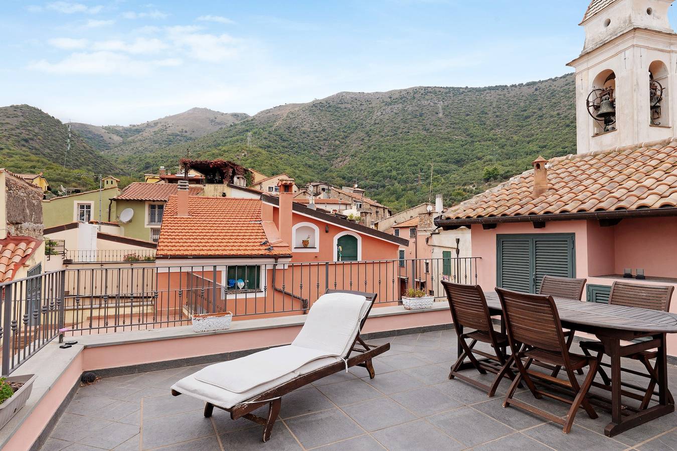 Room 'Stanza Della Musica' with Sea View, Shared Terrace and Wi-Fi in Peagna (Ceriale), Ceriale