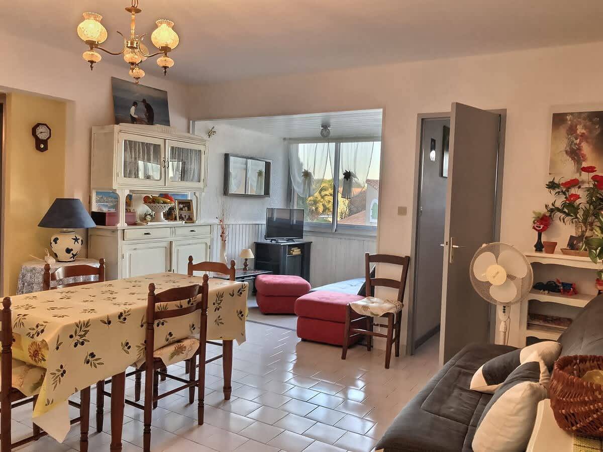 Entire apartment, Le Carreyrou 2 - Confortable appartement  in Valras-Plage, Côte d'Améthyste