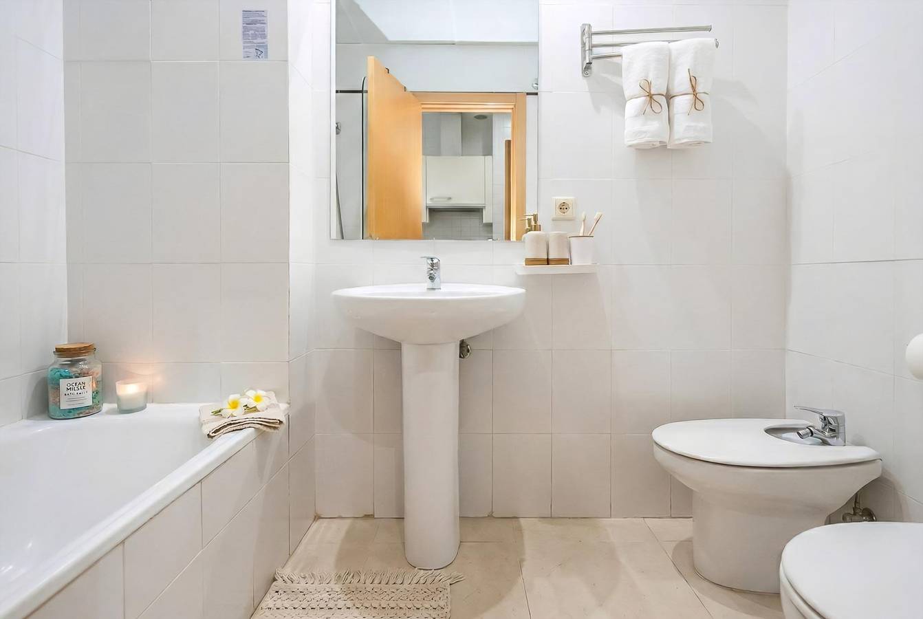Apartamento entero, Guestready - Estudio domocenter con garaje in Bormujos, Provincia de Sevilla