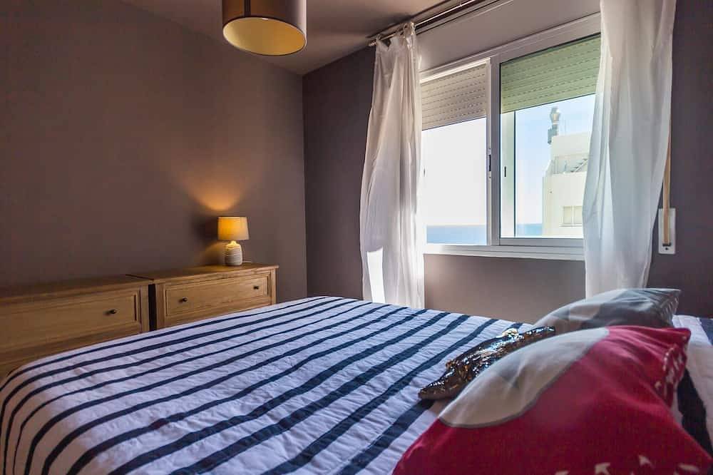 Entire apartment, Innouthome Beachfront Apartment, Air Ïsos Catalans I in Terres de l'Ebre, Costa Dorada