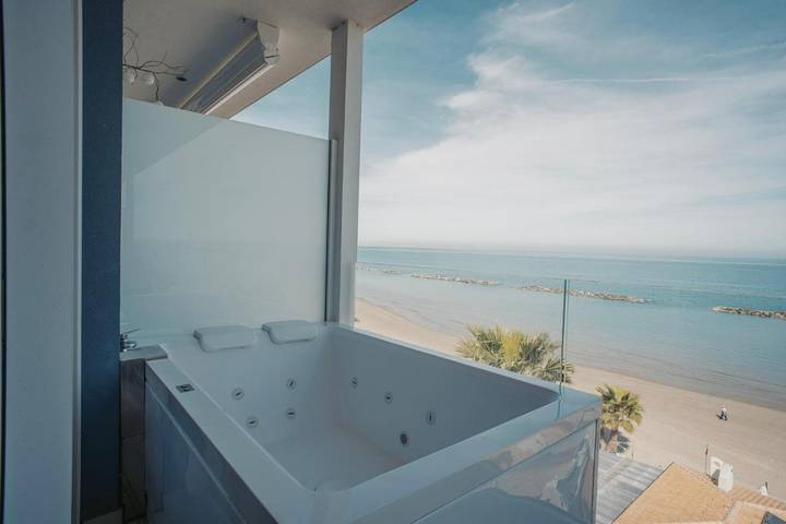 Hôtel pour 5 personnes, avec vue et balcon à Cupra Marittima - 3