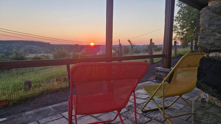 Location de vacances pour 4 personnes, avec terrasse ainsi que vue et jardin à Bièvre - 3