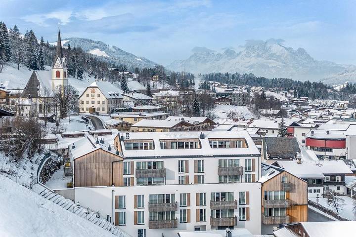 Appart’hôtel pour 3 personnes, avec Balcon et Terrasse ainsi que Sauna et Vue à Fieberbrunn