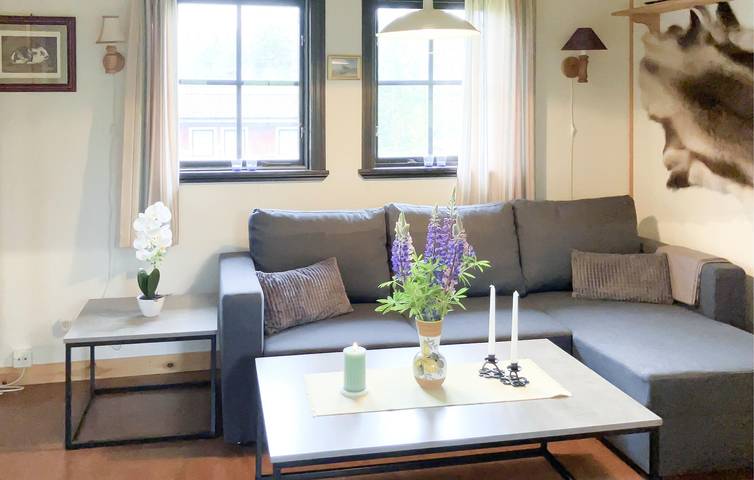 Hus för 5 Personer med trädgård in Värmland