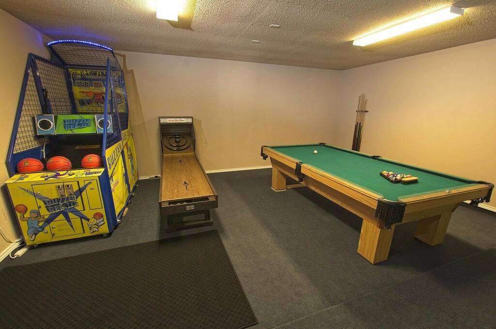 Vrbo Home Away Paradise Getaway House- With Pool and Hot Tub! in Dessau TX, Pflugerville