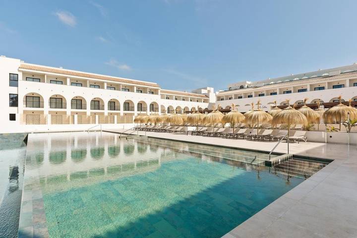 Hôtel pour 2 personnes, avec Balcon et Terrasse ainsi que Jardin et Piscine
