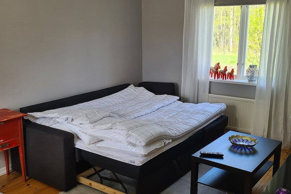Hel Stuga för 4 i Härlig Bymiljö in Mora, Dalarna
