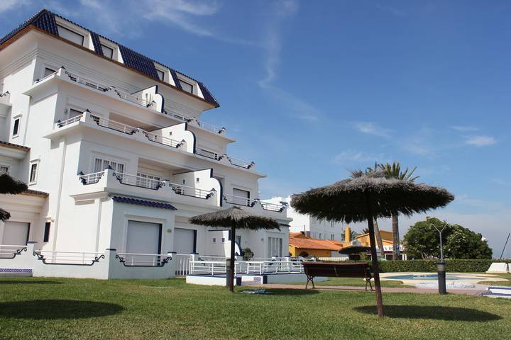 Entire apartment, Holiday apartment for 3 people with terrace in El Palmar, Costa Blanca