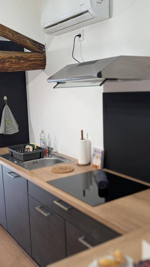 Appartement entier, Charmant T2 Climatisé à deux pas du centre in Lisle-sur-Tarn, Région d'Albi