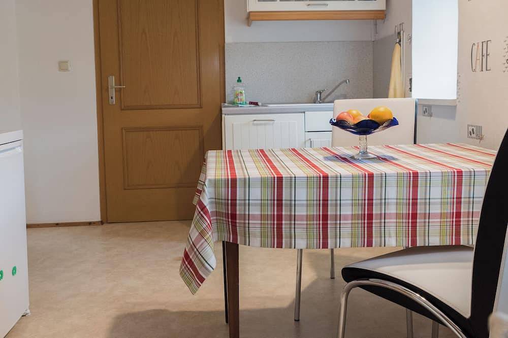 Ganze Wohnung, Ferienwohnung am Haselnussstrauch in der Sächsichen Schweiz. in Struppen, Elbsandsteingebirge
