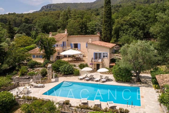 Villa pour 8 personnes, avec piscine et balcon/terrasse à Tourrettes-sur-Loup