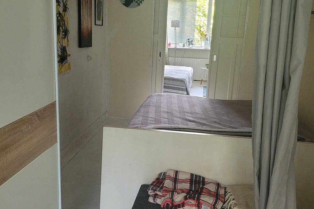 Geheel appartement, Knus schrijvershuisje vlakbij Ahoy in Rotterdam, Zuid-Holland