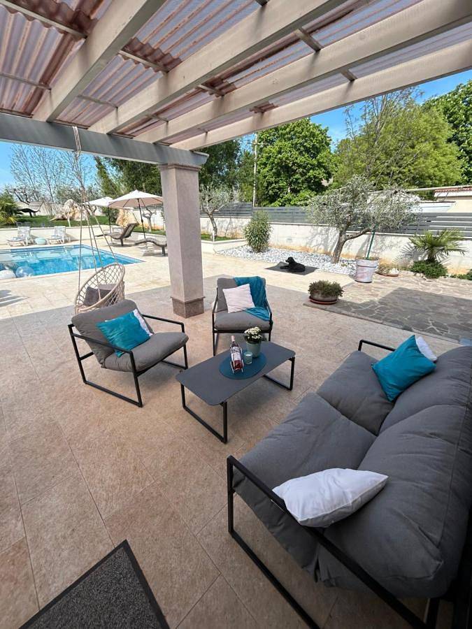 Villa für 6 Personen, mit Pool und Garten sowie Ausblick - 1