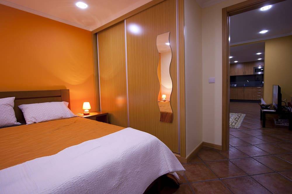 Casa do Barco, Rustic house with salt pool and sea view in Arco da Calheta, Madeira