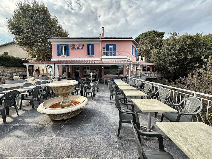 Bed and Breakfast 'Aura - Chambre 5' with Mountain View, Wi-Fi and Air Conditioning in Berre-les-Alpes, Mediterranean Coast (France)