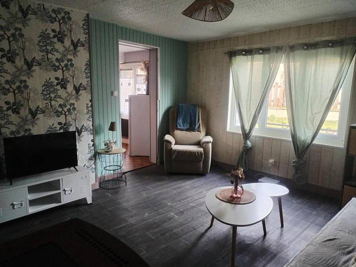 Location de vacances pour 3 personnes, avec jardin à Lesmont - 3