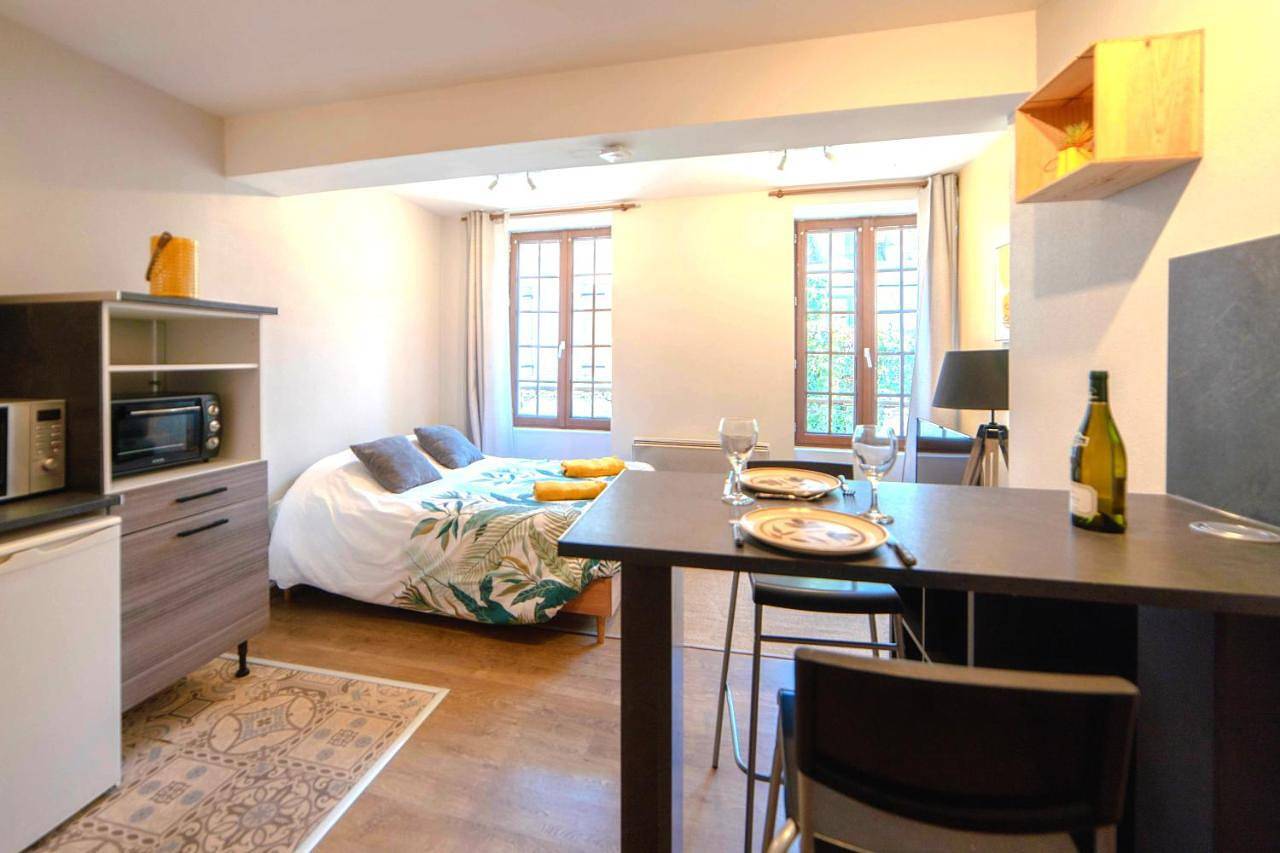 Appartement entier, One-Bedroom Apartment in Chablis, Région d'Auxerre