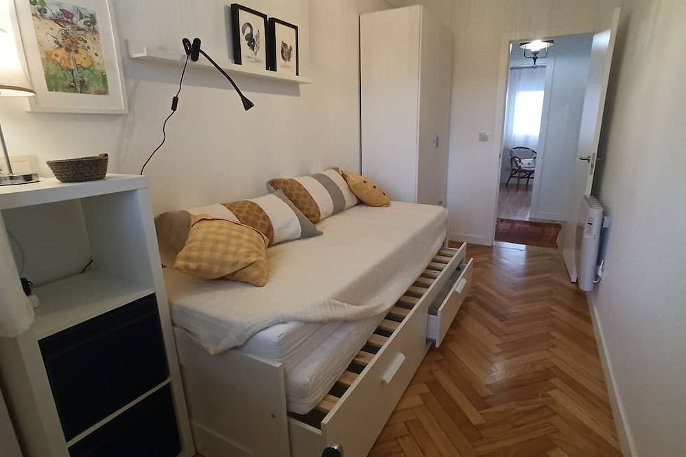 Entire apartment, Centrally located apartment, recently renovated. Garage in Vigo, Rías Baixas