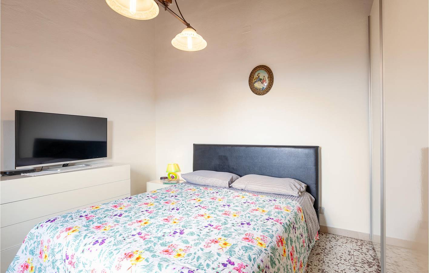 Luftige Gartenwohnung mit AC & Parkplatz in Palaia, Pisa Provinz