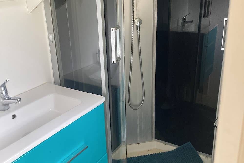Mobilhome Dans un Lieu de Calme À l Abri des Autres Naturisme Autorisé in Jouques, Region de Aix-en-Provence