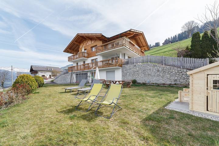 Entire apartment, Apartment 'Lavendel' with Mountain View, Private Terrace and Wi-Fi in Verdins, Schenna